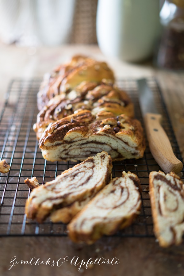 Nusszopf aus Quark-&Ouml;lteig