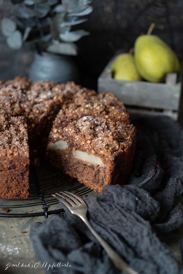 Schokoladen-Birnen-Kuchen mit Schokostreuseln - Zimtkeksundapfeltarte.com - Andrea Natschke-Hofmann, Foodbloggerin, Autorin, Food-Stylistin