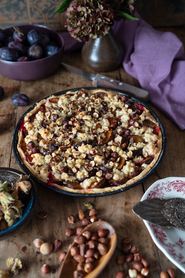 Einfaches Rezept für eine leckere Zwetschgentarte mit Streuseln.