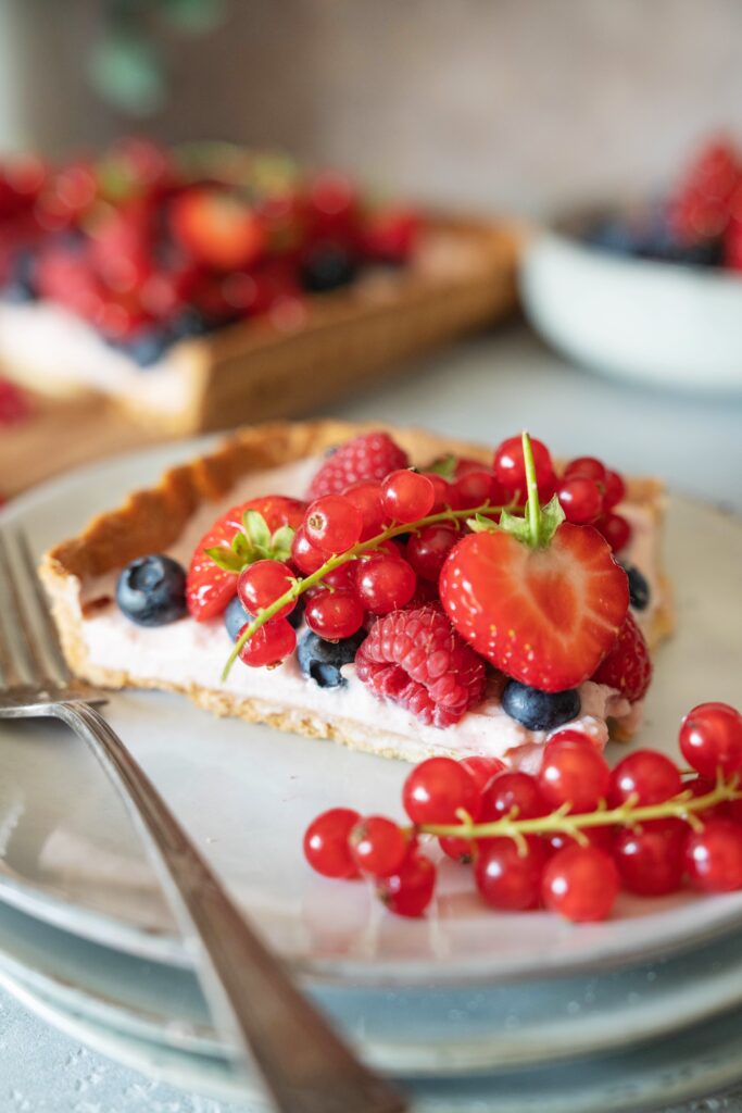 Einfaches Rezept für Beeren Tarte mit Mascarpone-Creme