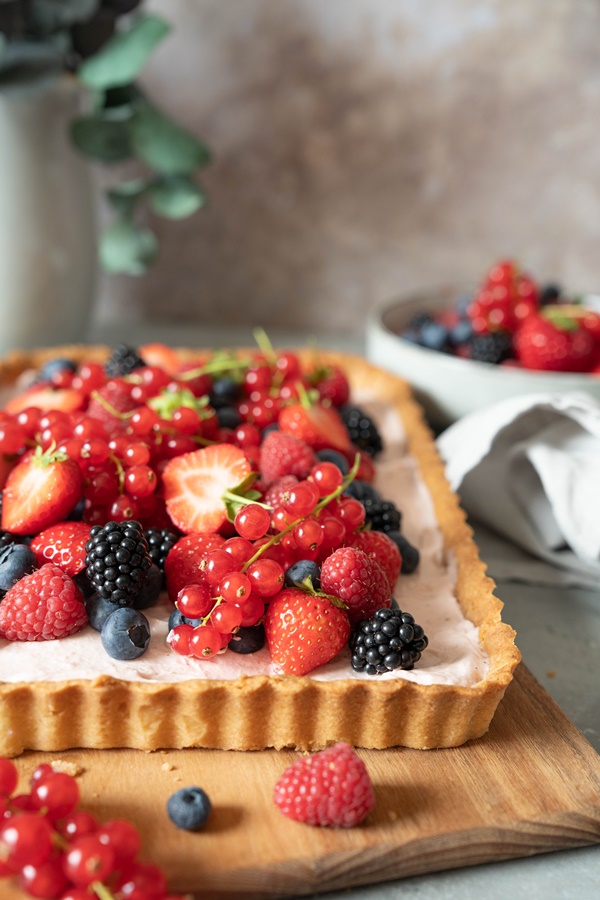 Fruchtige Beerentarte mit Mascarpone-Creme – einfaches Rezept 