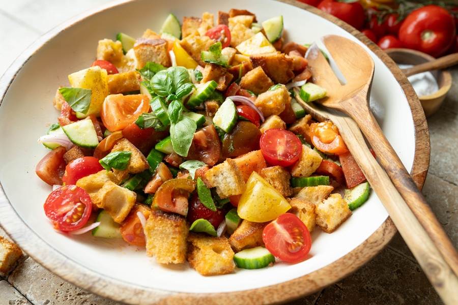 Panzanella - italienischer Brotsalat