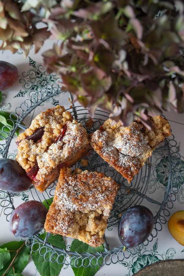 Rezept für Walnuss-Zwetschgenkuchen mit Streuseln