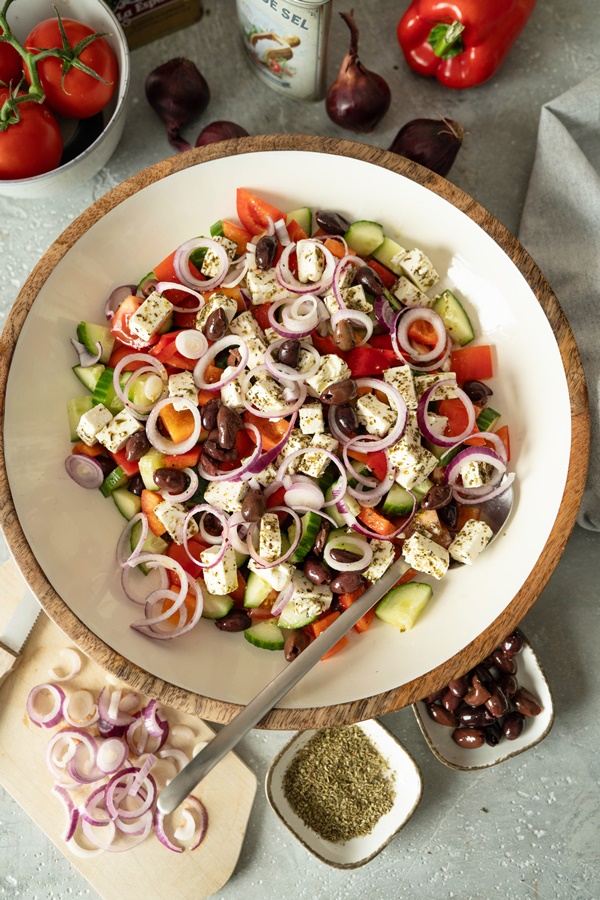 Traditioneller griechischer Bauernsalat - einfaches Rezept