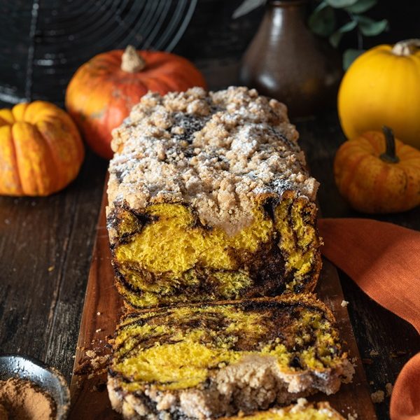 Einfaches Rezept für Kürbis-Babka mit Schokolade