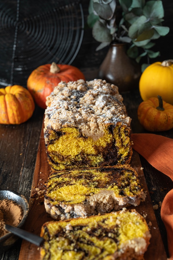 Einfaches Rezept für Kürbis-Babka mit Schokolade