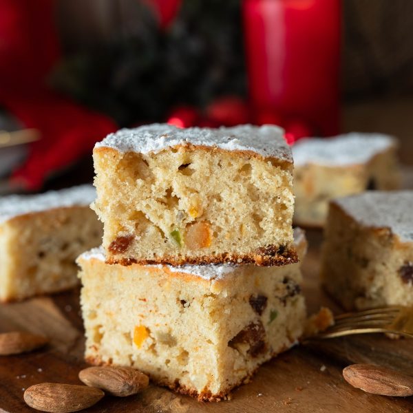 Einfaches Rezept für Omas saftiger Stollenkuchen vom Blech