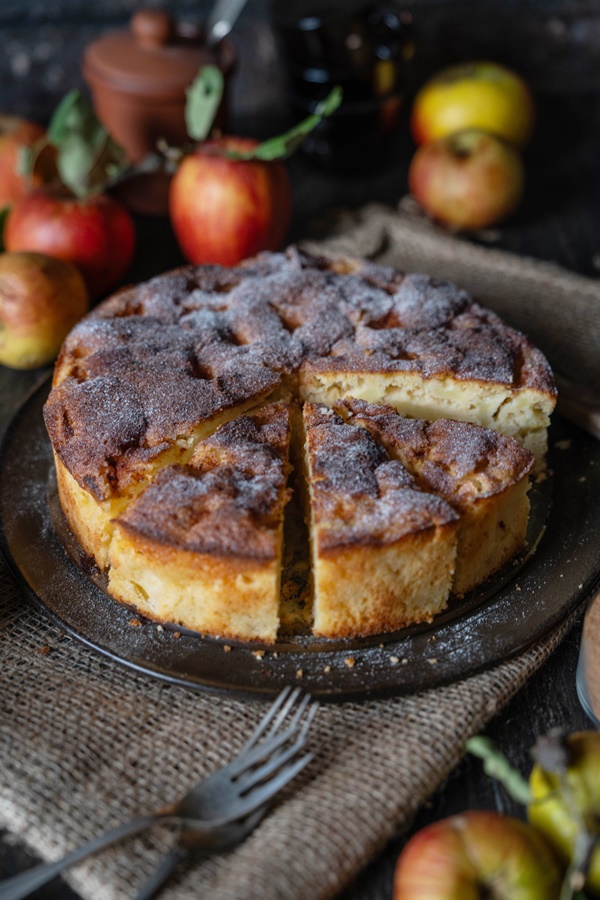 Einfach und blitzschnell: Omas Rezept für super saftigen Apfelkuchen