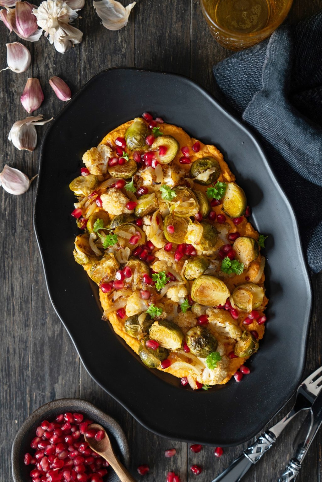 Einfaches Rezept saftige Apfeltarte mit Schmand und Mandeln