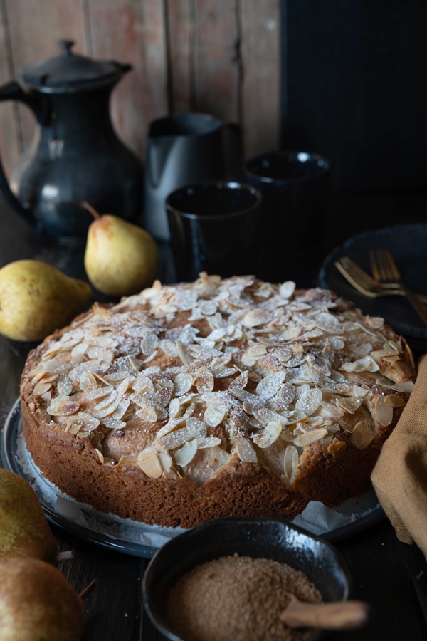 Einfaches Rezept für Birnen-Mandelkuchen 