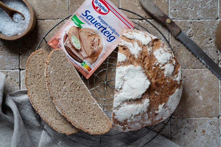 Einfaches Rezept saftiges Sauerteigbrot mit Buttermilch
