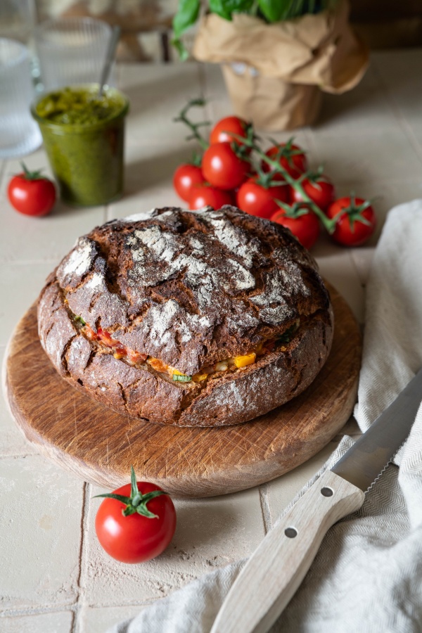 Einfaches Rezept für Picknickbrot mit Pesto