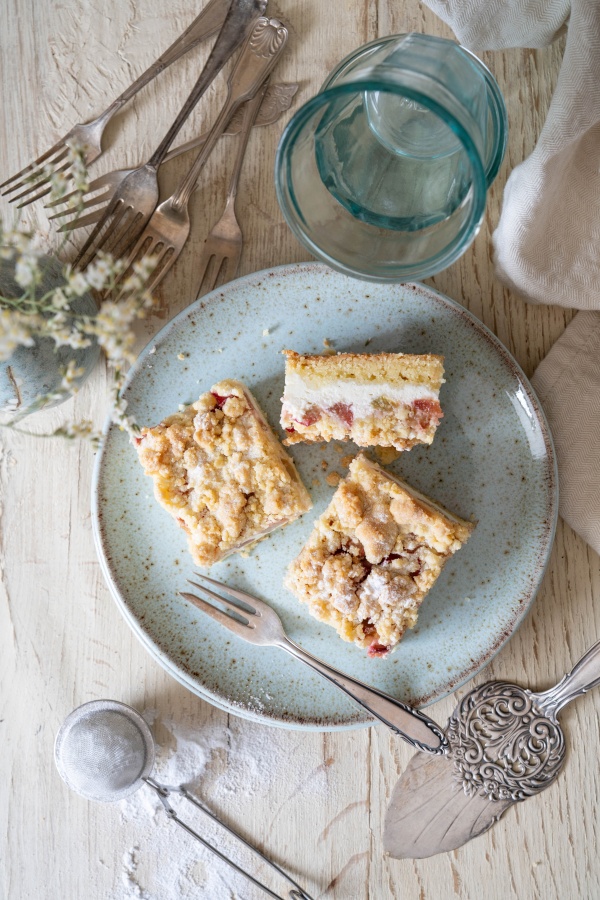 Rezept für Rhabarber Käsekuchen mit Streuseln vom Blech