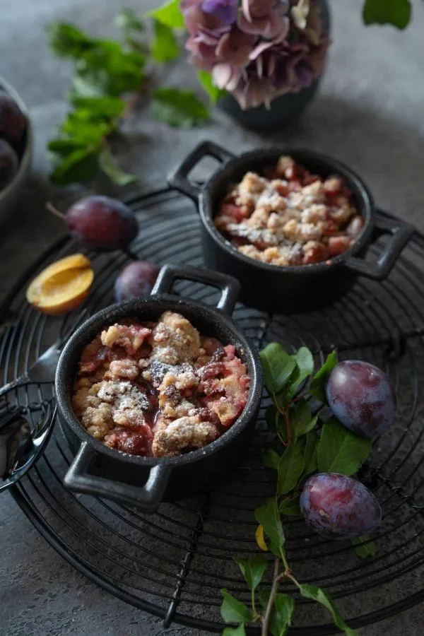 Zwetschgen Crumble mit knusprigen Streuseln