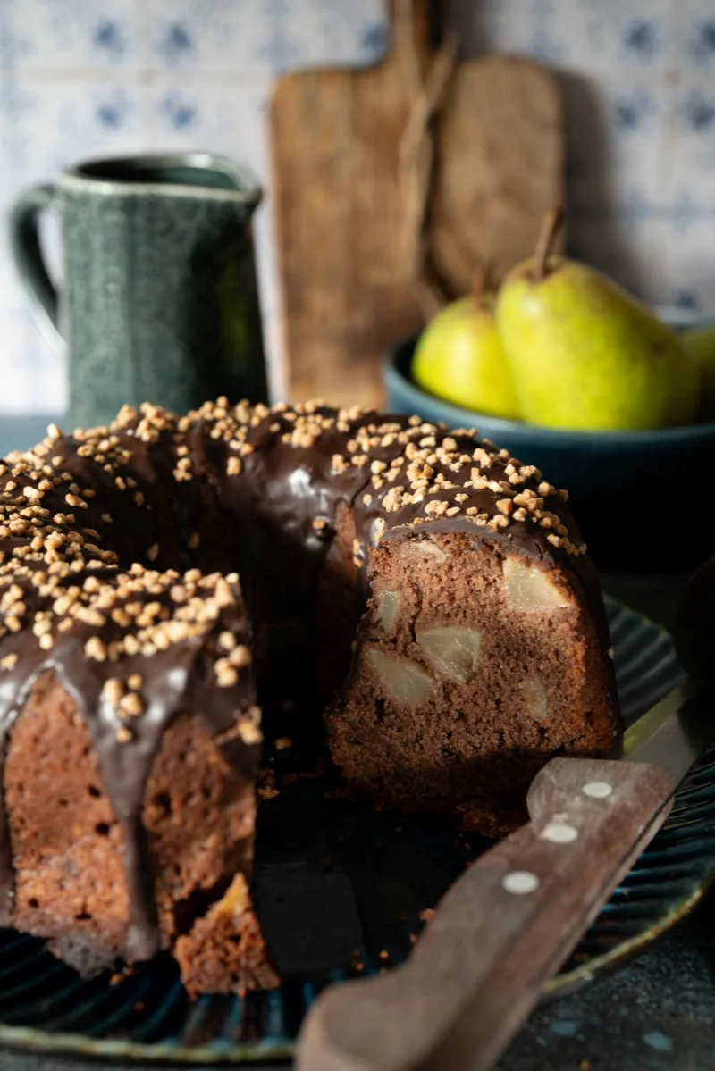 Einfaches Rezept für Birnen Schokoladen Gugelhupf